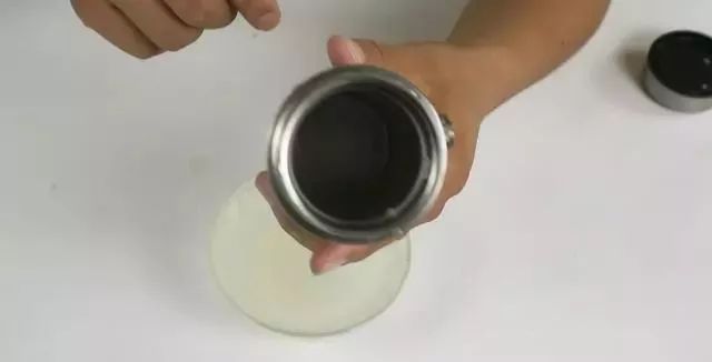 杯壁|清除保温杯的细菌污垢，只需这2样东西
