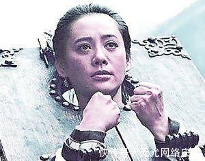 文学作品$秋瑾曾与鲁迅大打出手,她拿把刀插在桌子上,对鲁迅说了九个字