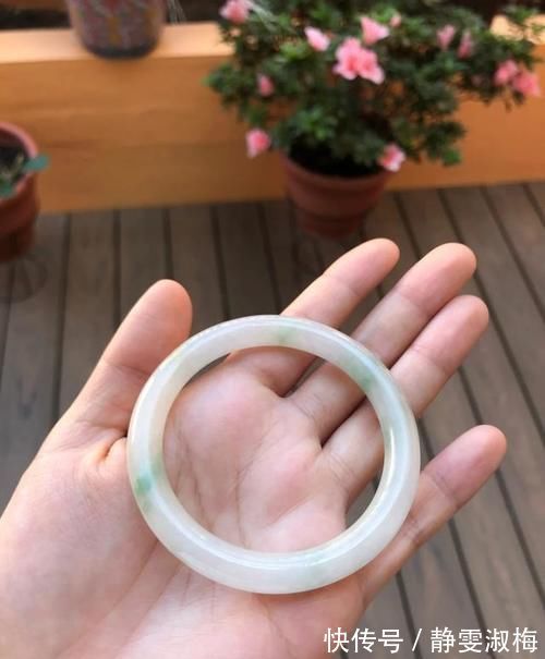 俗气感|女人过了40岁,最好别戴这3种首饰,俗气感十足,显得没品味