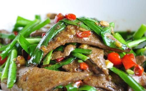 学会|炒猪肝滑嫩有技巧,学会这个腌制猪肝的方法,炒的和饭店一样好吃