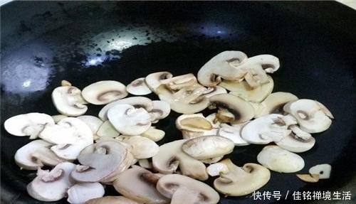 韭菜|这道菜含硒量很高,8块一斤的它,比吃肉都强,但很多人忽视