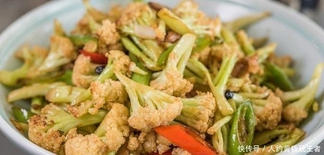 炒菜花别只知道焯水,大厨透露关键在这,难怪你炒的菜花不入味