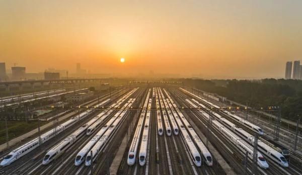 明日起,出行有变!全国铁路将实行第三季度