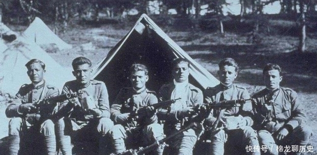 对方|史上最搞笑的军队，一言不合就投降，被拒绝后把对方打得怀疑人生