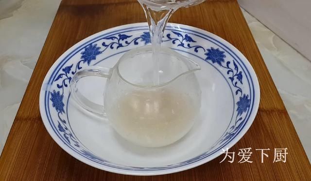 炸麻花，记住不要直接下锅炸，诀窍告诉你，麻花香酥焦脆，不油腻