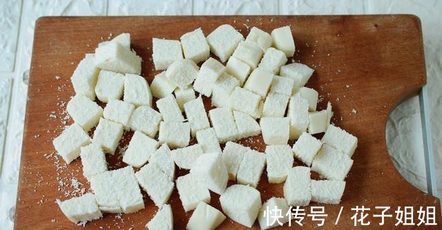 2个鸡蛋往馒头里一倒，出锅变美食，营养丰富又好吃，孩子喜欢！