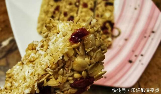 燕麦酥|自制甜又脆的燕麦酥,方法简单,低热量高营养,比外面买的好吃