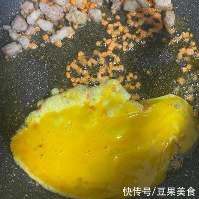 五花肉|跟饭店大厨学的肉丁炒饭的做法，果然好吃到没朋友