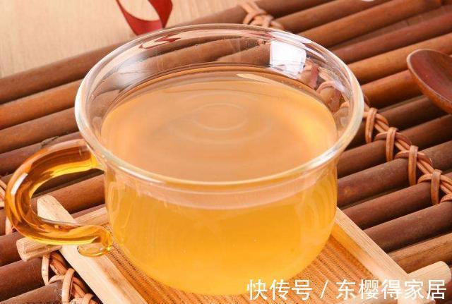 养胃|养胃中药“鸡内金”，这样泡水喝，消食杀菌，病毒全“冲跑”