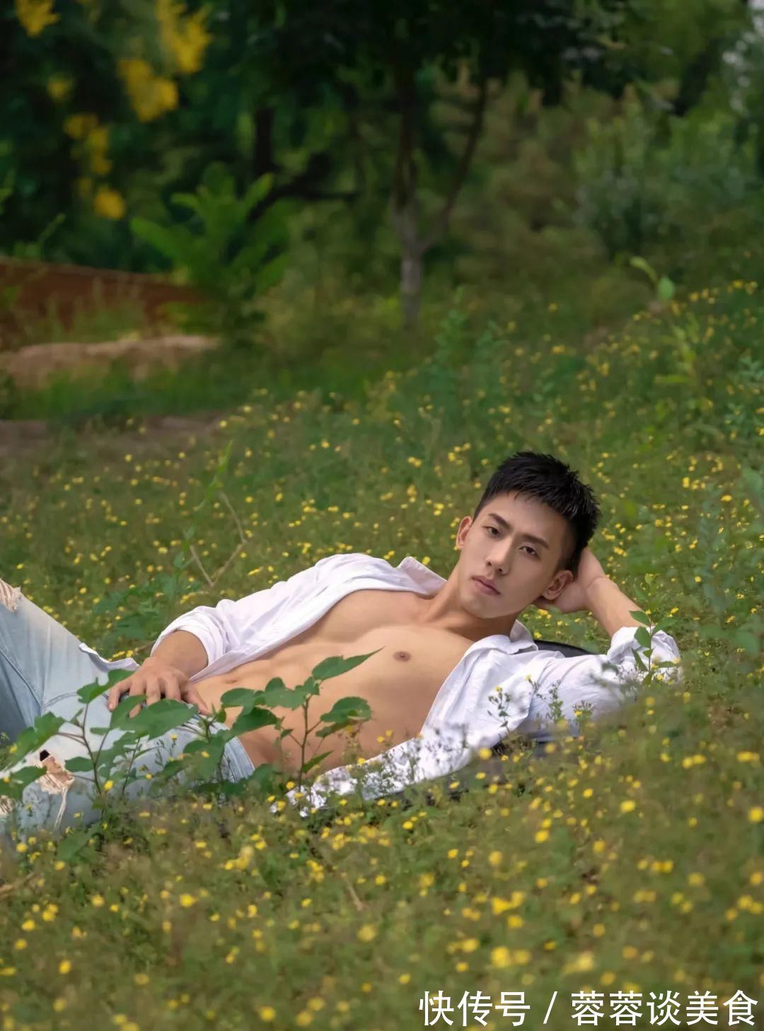 髋关节|型男医生的鲨鱼线六块腹肌引发舔屏，网友看后直呼我可以