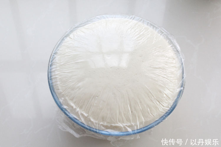 用东北特色菜蒸包子，味道倍儿鲜美，老公自己就能吃一屉，真服了