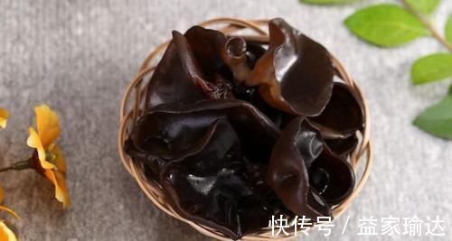 金银花|肝脏毒素的“克星”来了,轮流吃一周,肝脏不“藏”毒,肝火消