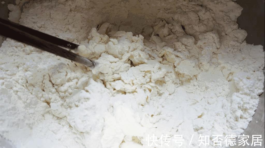 蒸馒头|发面时，只加酵母是“大忌”，多加这２样，蒸出的馒头又白又暄软