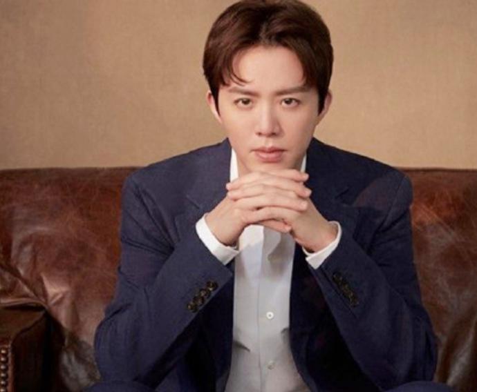 求锤得锤！警方通报李云迪因嫖娼被抓，《哥哥》曾删减打码其画面