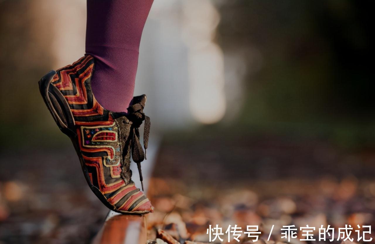 脚尖|每天坚持“踮脚尖”15分钟,一段时间后,或许能帮你解决5个问题