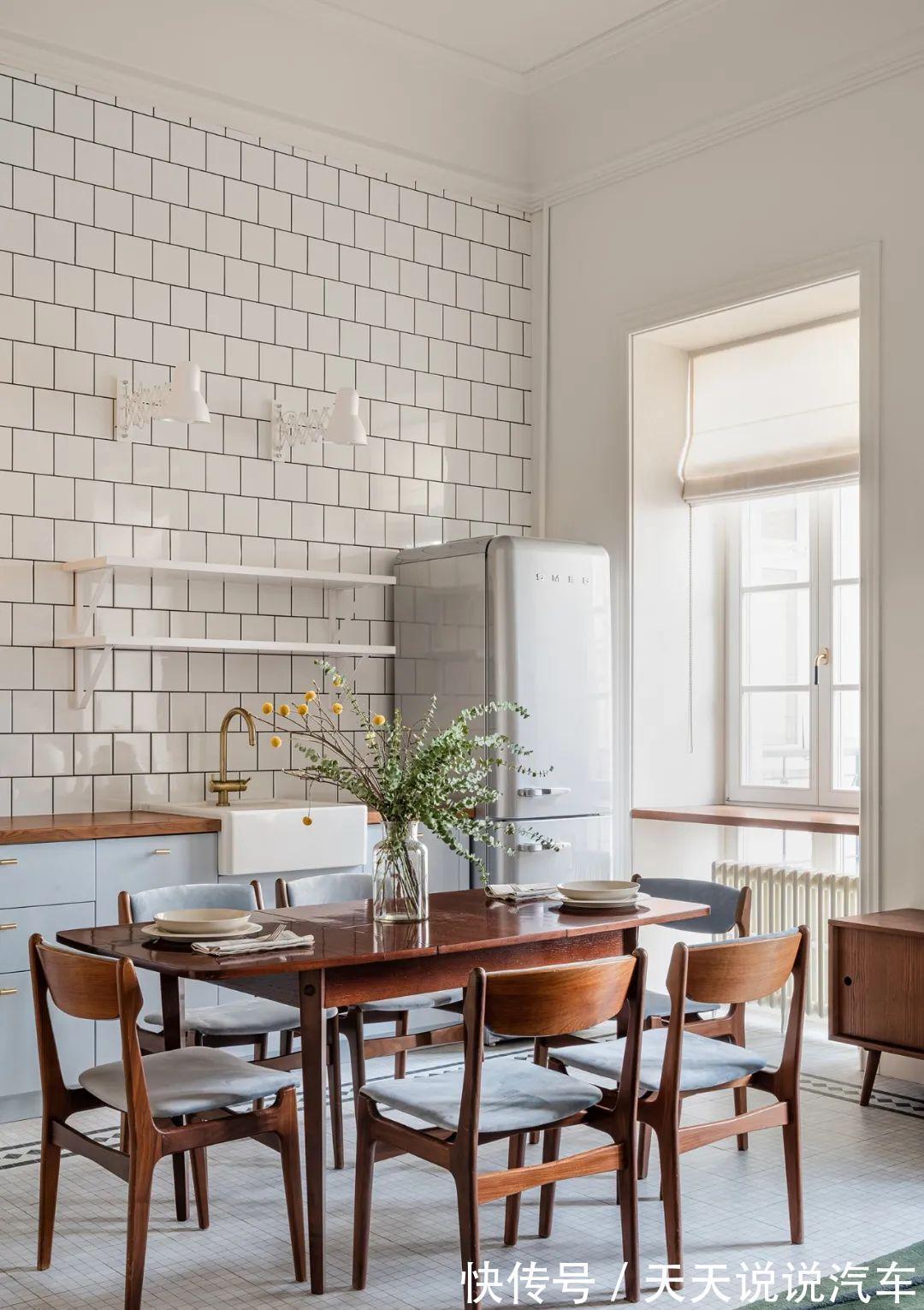 石膏线|57㎡极简,石膏线和复古家具,增加高级感;粉色卫浴间,太好看了