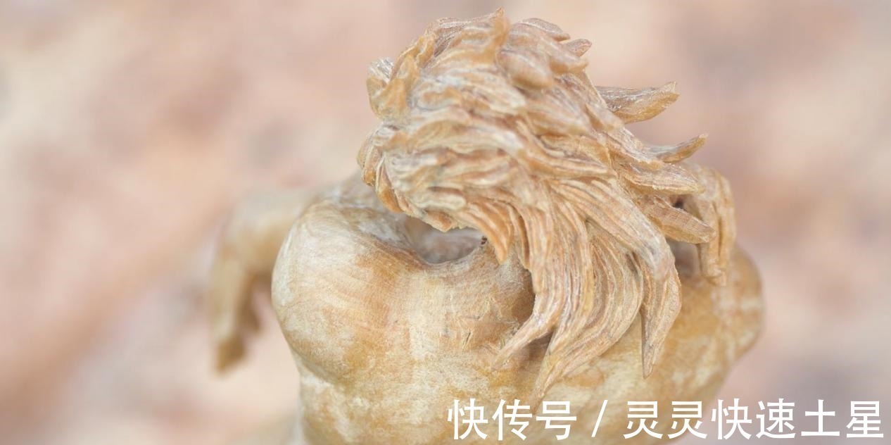 B站|央视点赞B站72岁up主,结合传统木雕和二次元,手办栩栩如生