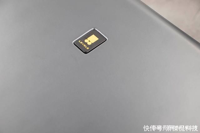 稳固安全，便于携带，说走就走的地平线8号power行李箱