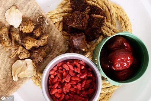 红枣|血小板低吃什么补的快？七种食疗增加血小板