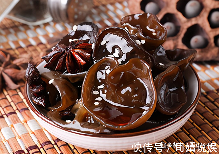 泡软|泡木耳时,直接加水就错了!厨师长教你一招,木耳3分钟就能泡软
