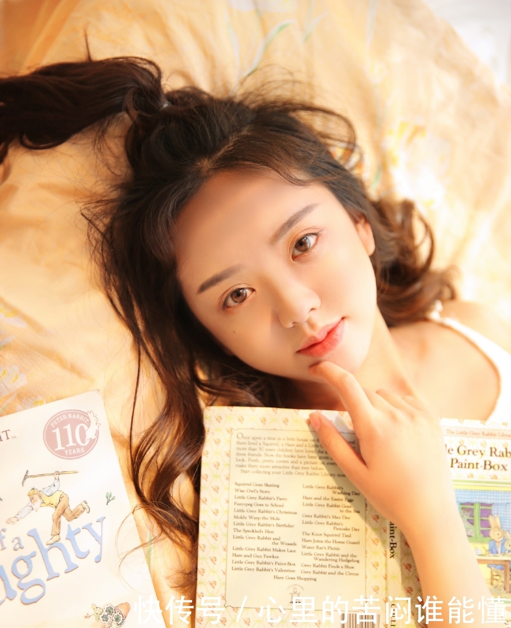 私房照:床上美女修长美腿性感私房照