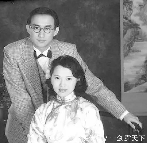 晨报@鲁迅一首讽刺徐志摩的名诗,却有多少人傻乎乎,当成了搞笑诗来读