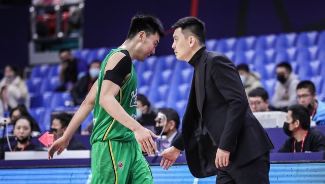 杨鸣|31岁老将不容易！辽宁“复仇”首钢，关键时刻总有奇兵站出来