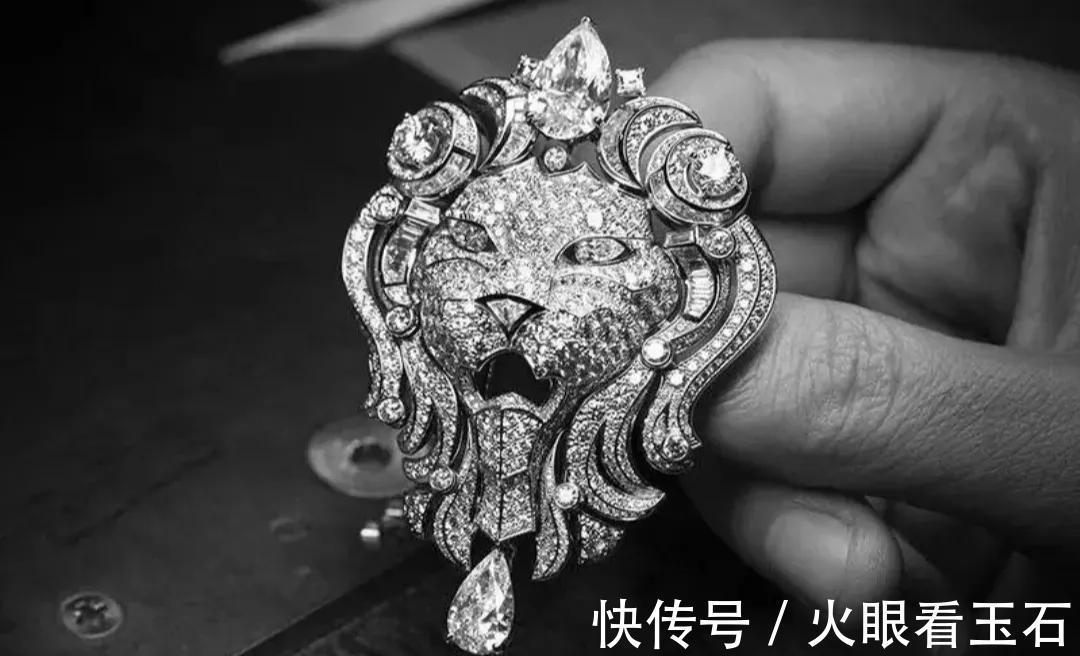 灵蛇 卡地亚的猎豹、宝格丽的灵蛇、梵克雅宝的蝴蝶…,都很奢华无比