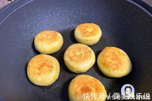 我家最近爱上了这款早餐饼，不用发酵，暄软香甜，连吃3天都不腻