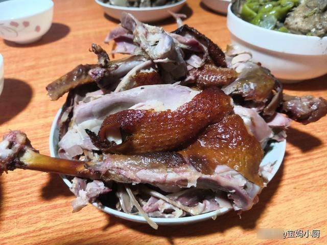 骨头肉|回内蒙第一餐，8道菜家常还实惠，朋友圈一晒：不敢吃，怕胖