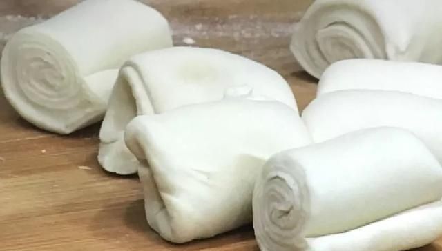 高颜值好口味，就是菊花酥，当早餐做零食，全家都爱吃