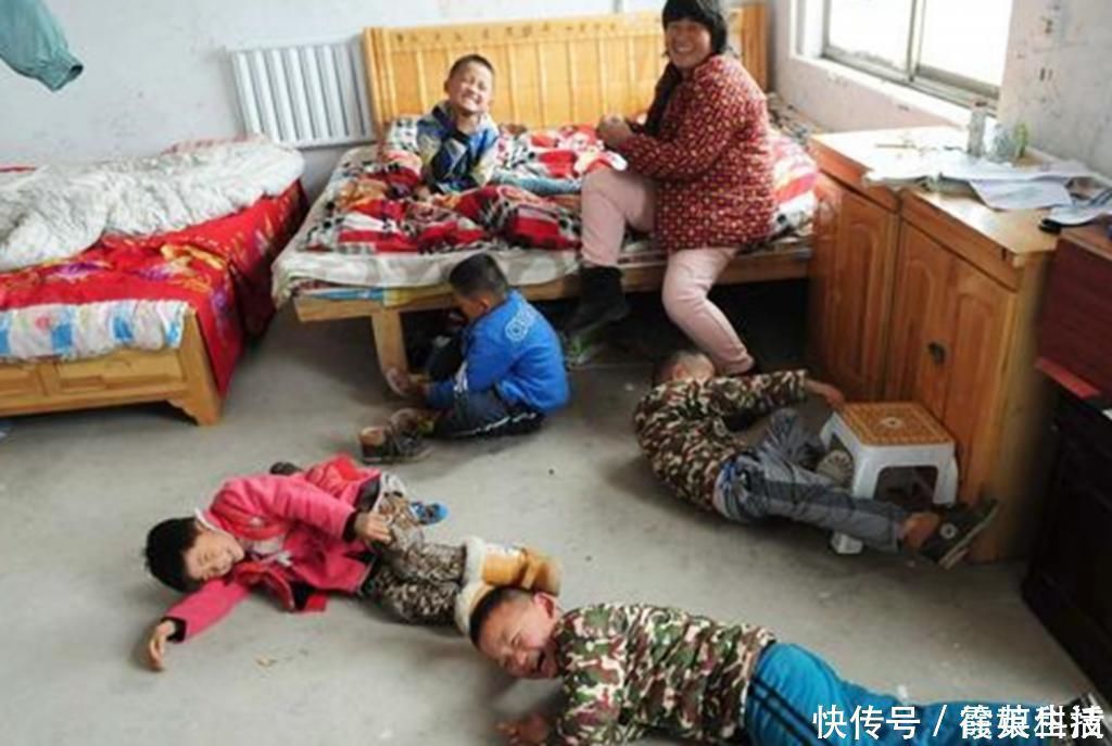 双胞胎|7年前五胞胎妈妈轰动全国,现在过得怎样孩子长大自己变年轻了