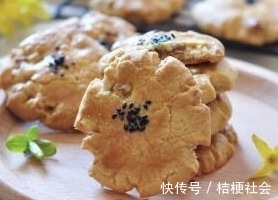 一碗面粉,2个鸡蛋,做孩子爱吃的早餐饼,比面包松软,比馒头香