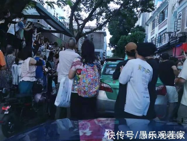 大湾区五人组新综开录!网友晒哥哥手写试营业邀请函、排练照