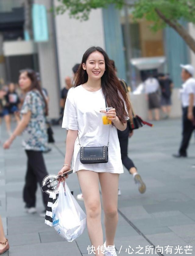 打底裤 魅力动人的打底裤装扮很有时尚感,轻盈舒适又雅致,透人心脾