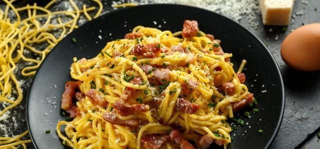 卖光|泡面新做法邻居拿到校门口卖150份每碗6块全卖光你觉得赚吗