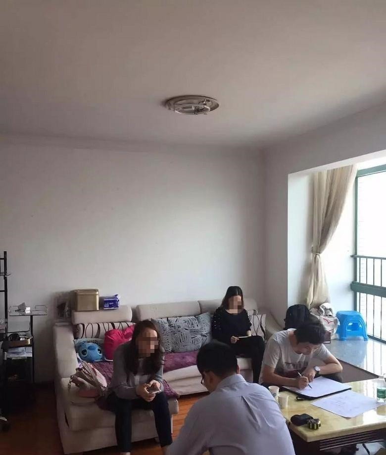 李女士|她将客厅去掉,54㎡变四室,完工后,蜗居变豪宅,惊艳了整个小区
