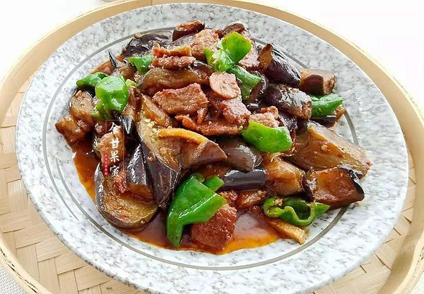 烧茄子|此菜上桌米饭总是见底,咸鲜下饭做法也简单,没胃口时就做它