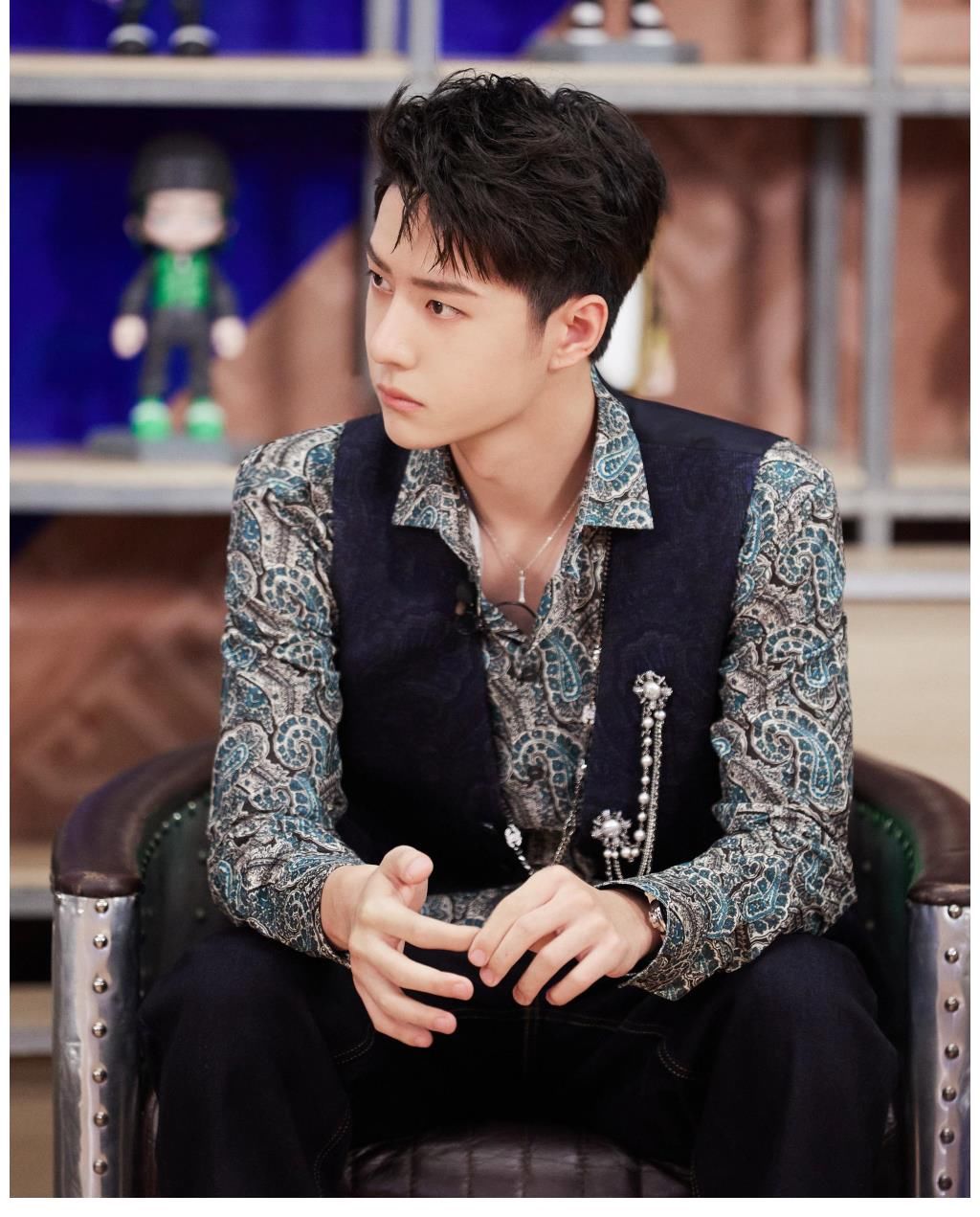 一起火锅|刘宪华吃王一博的醋？张艺兴不想当“宝贝”却只能委屈认领，表情太好笑