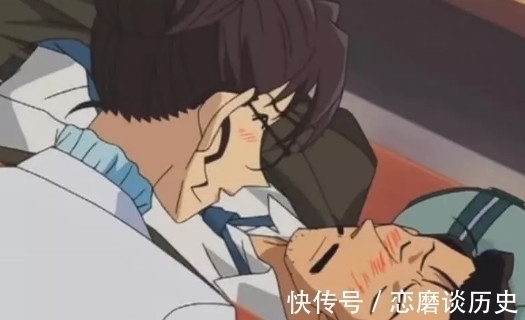 表情包|柯南:3个女神遇见爱情的样子,小兰满脸幸福,小哀立马变表情包