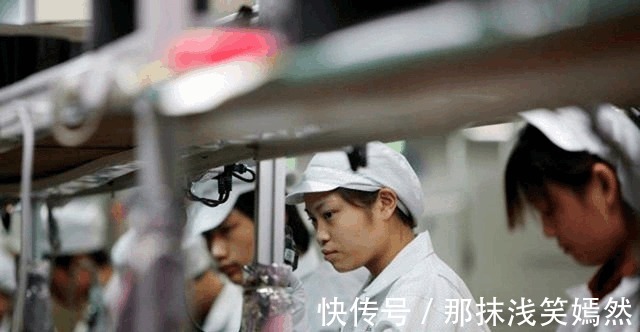 保安|富士康的员工心里有多苦看看他们在传送带上写的什么就知道了!