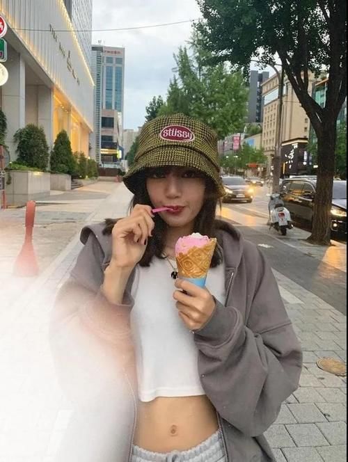 你是什么脸型，就戴什么帽子，千万别乱选