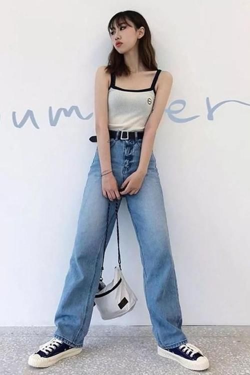 饼干 帆布鞋已经失宠了,今年最火的鞋子是“饼干鞋”,时髦显瘦又显高