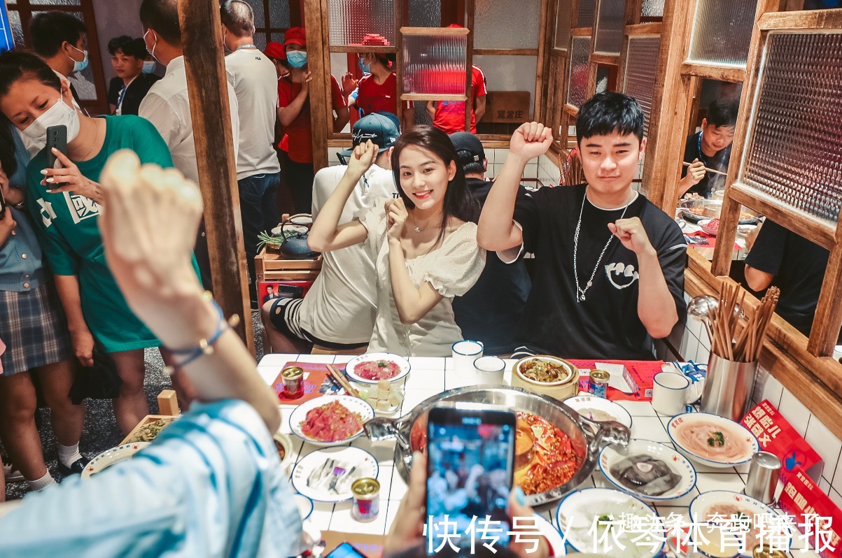 为何陈赫郑恺开的火锅店热火朝天，baby开的店却无人问津？太现实