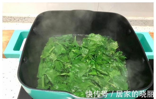 土鸡蛋|这菜叶比茎营养高,当垃圾丢掉太可惜,加上鸡蛋炒一盘,味道真香