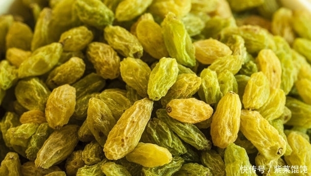 50岁后睡前常吃“葡萄干”，3大好处“找上你”，养生更长寿