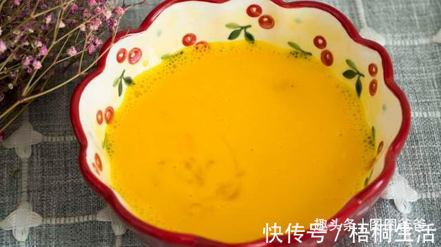 搅拌均匀|早餐别吃包子馒头了,1块钱饺子皮,5种巧用,美味解馋,孩子最爱