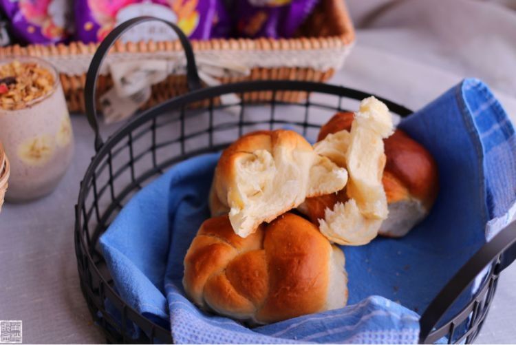 省时省事、超松软的酸奶面包，解锁家庭版做法