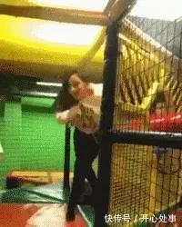 |搞笑GIF:大哥,咱村里的车中,就数你这高跟鞋敞篷车拉风