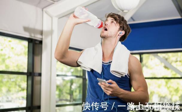 信号|关于男性身体,走路会出现6个信号,以下讲述的希望你一个也没有